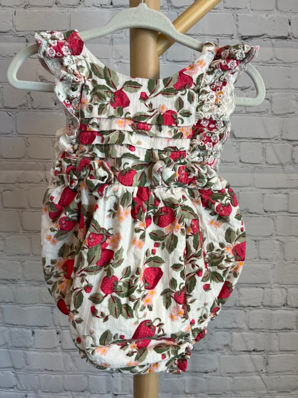 ⭐️⭐️ PICK 5 / $20 Strawberry Floral Ruffle Baby Romper 3-6M